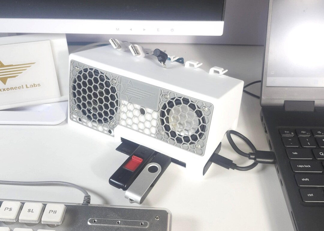 Referance Audio Speaker Deck With M.2 NVME SSD USB Hub Computer Speaker ...