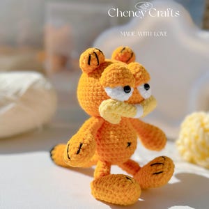 Handmade Crochet Orange Cat Plush – Amigurumi Grumpy Cat Doll – Funny Soft Toy Gift for Cartoon Fans & Collectors – Crochet Garfield