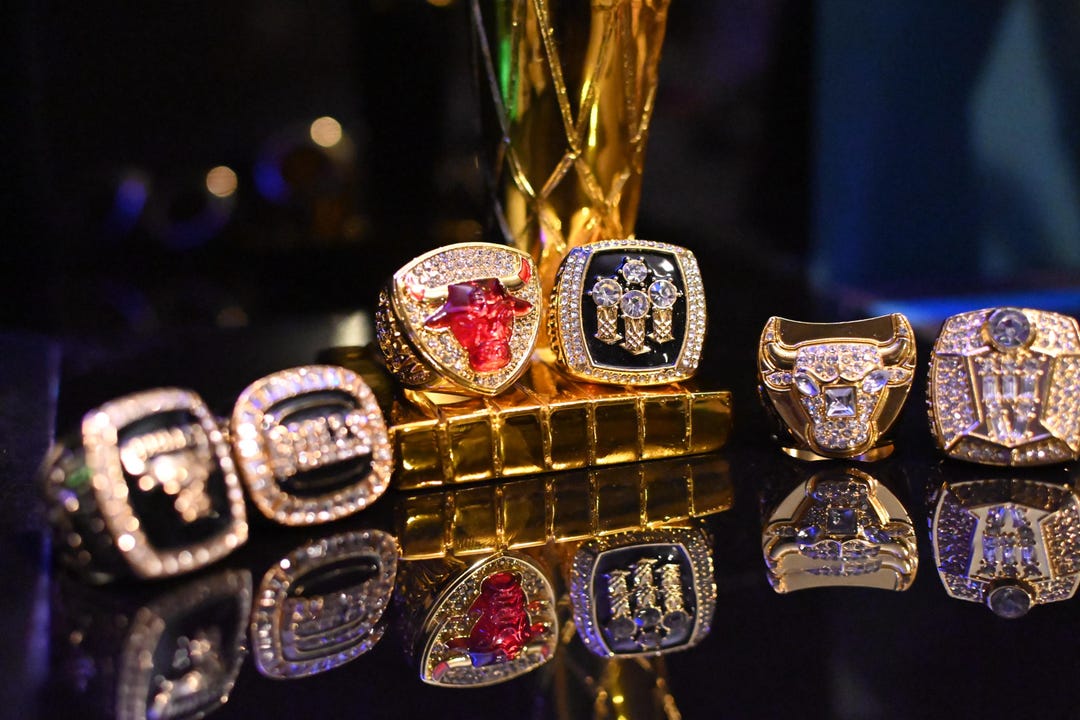 Mj With Rings Chicago Bulls NBA Championship Ring | Michael Jordan #23 - Etsy