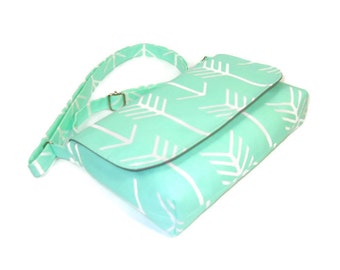 Small Mint Green Purse, Mint Arrow Purse, Mini Messenger Bag, Green White Crossbody Bag, Womans Cross Body Bag, Handmade Green Pocketbook