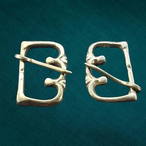 Medieval Buckle with two knobs - small (set of 2)