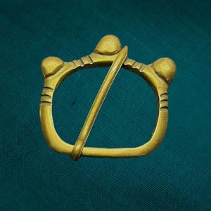 Medieval Buckle - small and large, three knobs