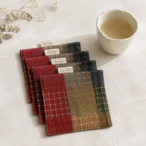 Conjunto de 4 porta-copos de tecido patchwork, estilo japonês, tapetes rústicos para bebidas, decoração de mesa artesanal.