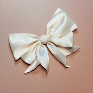 Ivory Satin Hair Bow - Etsy display picture 3