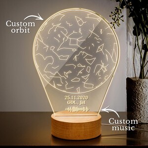 Luz nocturna personalizada con mapa estelar y código musical escaneable. Lámpara acrílica personalizada de regalo. Decoración de dormitorio con mapa de constelaciones.