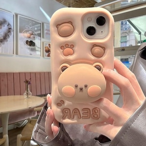 Süße 3D Bär Silikon Handyhülle mit verstecktem Halter für iPhone 7-16 Pro Max, entzückende & schützende Hülle für Mädchen