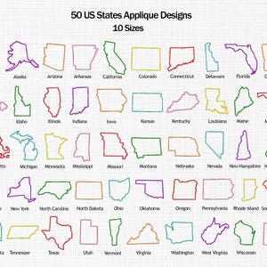 Pode incluir: Uma coleção digital de 50 designs de apliques dos estados dos EUA em 10 tamanhos, apresentando contornos coloridos de cada estado com o nome correspondente impresso em texto preto abaixo de cada mapa individual num fundo branco.
