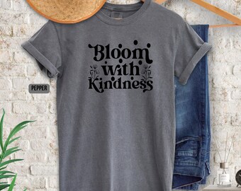Koszulka „Bloom With Kindness”, koszulka z pozytywnym przesłaniem, koszulka z motywującym cytatem w stylu retro