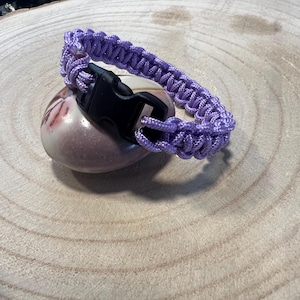 Bracelet Cuir Violet Clous Diamants Plastiques – Neuf