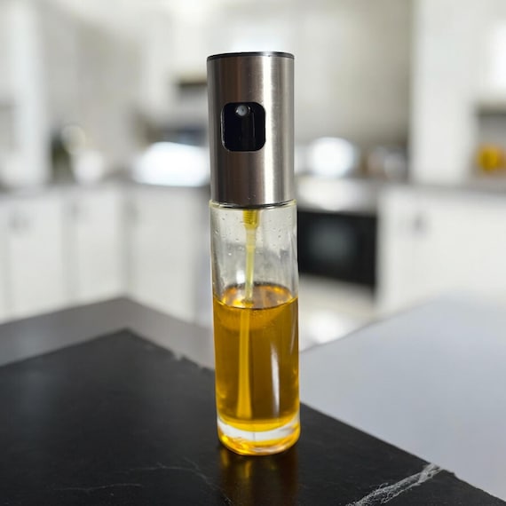 Ölsprüher 100 ml – Öl Sprühflasche aus Glas mit Edelstahlkopf – Für Olivenöl, Essig & Sojasauce – BPA-frei, wiederverwendbar