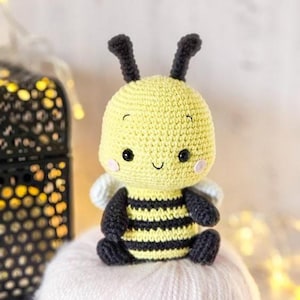 Abeille au crochet Peluche Amigurumi personnalisable. Produit fini. Fait main.