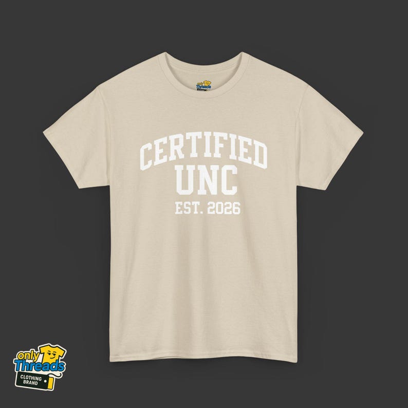 Camiseta UNC certificada personalizable / Camiseta personalizada cómoda con gráficos familiares divertidos / Regalo para tío orgulloso imagen 4