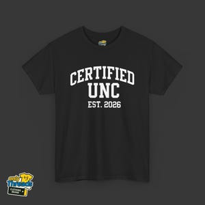 Zertifiziertes UNC-Shirt Anpassbar | Lustiges Familien-grafisches bequemes kundenspezifisches T-Shirt | Onkel Geschenk