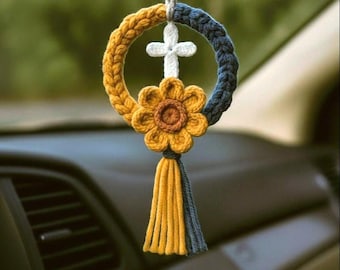 Croce con fiori all'uncinetto da appendere all'auto - Ornamento cristiano boho, regalo di fede fatto a mano per conducenti, regalo religioso