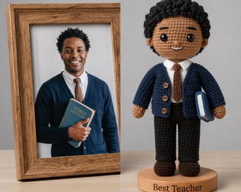 Bambola all'uncinetto personalizzata "Miglior Insegnante", regalo amigurumi per l'apprezzamento dell'insegnante, statuetta personalizzata di ringraziamento per l'educatore, decorazione per l'aula.