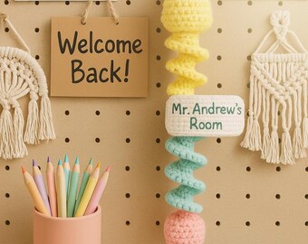 Gehaakt potlood windspinner, leraar cadeau gepersonaliseerd, terug naar school decor, handgemaakt klasornament