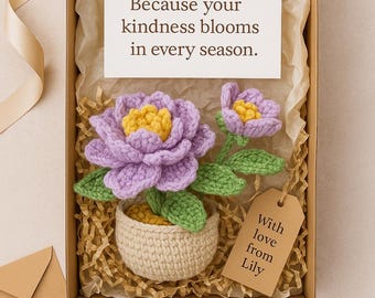 Gehaakte bloem in pot, handgemaakte paarse garenbloei, gepersonaliseerd cadeau met label, cadeau voor moeder, oma, vriend of leraar