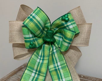 St. Patrick&#39;s Day Bow: Linen, Green Plaid, Shamrock Hat Center