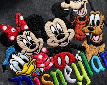 Besticktes Magic Kingdom Shirt, Vintage Acid Wash T-Shirt, Mickey und Friends besticktes T-Shirt, Retro Comfort Colors ästhetischer Familienausflug