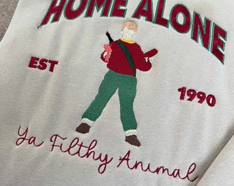 Besticktes Home Alone Ya schmutziges Tier Sweatshirt, Weihnachtsfilme Urlaub Shirt, lustiger Weihnachtsfilm Crewneck, Home Alone ESS664.H.C