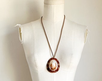 LAST CALL // Vintage Over-sized Shell Necklace (medium)