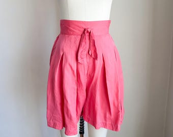 Vintage 1990s Coral High Waist Shorts / S-M