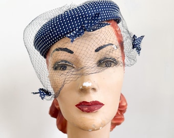 Tocado vintage de lunares azul marino de los años 50