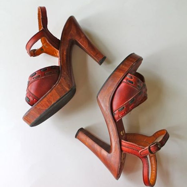 vintage 1970s platform sandals  / ANGELA brown leather clogs / sz 8N