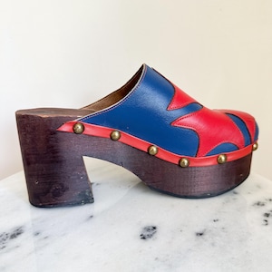 Vintage 1970s Red & Blue Leather Clogs with wooden platform heels / size 8.5