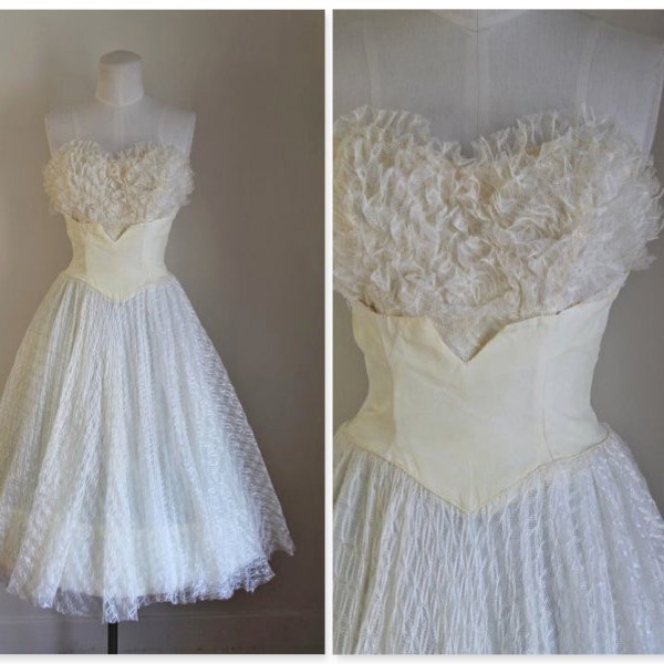 vintage 1950s wedding dress - CREAM PUFF 50s ivory lace gown / XS