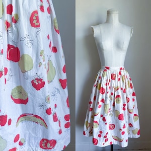 Vintage 1950s Fruit Novelty Print Cotton Skirt / 26&quot; waist