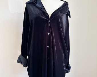 Vintage 1990s Black Velvet Shirt / fits many