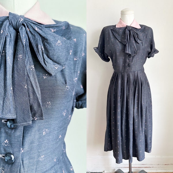 Vintage 1940s Gray and Pink Ascot Tie Dress / XS