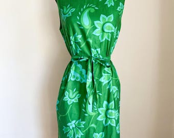Vintage 1960s Hawaiian Green Floral Shift Dress / S