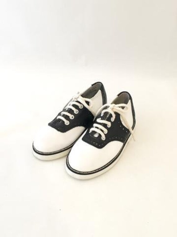 canvas saddle shoes
