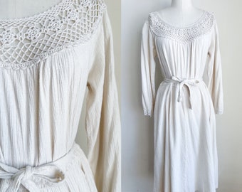 Vintage 1970s Cream Crochet Dress / M