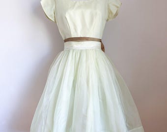 Vintage 1950s Pale Green Prom Dress / XS