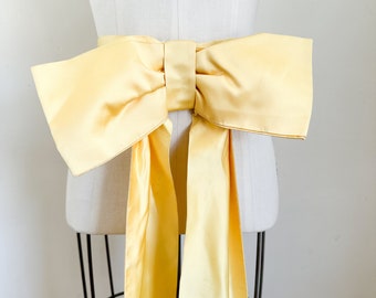 Vintage 1950s-60s Big Satin Bow Belt Sash / 28" waist