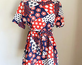 Vintage 1960s Flora Mod Tunic / Maternity Top // M-L