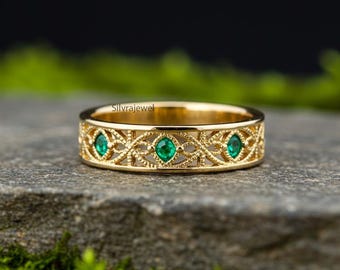 Genombruten vintage art déco-ring, Milgrain-bezel-infattad ring, Grön smaragd rundslipad förlovningsring, Halv alliansring i 14 karat gult guld