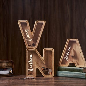 Salvadanaio con iniziale personalizzata, salvadanaio in legno con nome, salvadanaio personalizzato con iniziale per bambini e bambine, regalo per la cameretta dei bambini, regalo per neonati