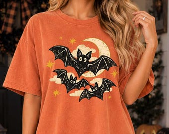 Vintage Bat Halloween T-Shirt, Comfort Colors Spooky Season Tee, Retro Gothic Witchy Shirt, Cute Fall Graphic Top, Halloween Gift for Her