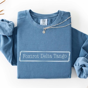 COMFORTKLEUREN Subtiele anti-Trump shirt comfortkleuren, Anti MAGA Tshirt_Democrat Sweartshirt_Feminist shirt, grappig politiek sweatshirt