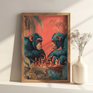 Può includere: Una stampa incorniciata con due scimpanzé color verde acqua intenti a giocare a scacchi. L'opera d'arte ha un'estetica vintage, con uno sfondo rosso e verde e una cornice in legno. I pezzi degli scacchi sono visibili sulla scacchiera.