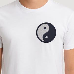 Yin Yang Embroidered Patch – Taoism Symbol Iron-On Sew-On Badge | Balance & Harmony Emblem for Jackets, Bags, Shirts
