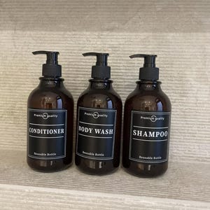 500ml Amber Soap Dispenser Bottle Set with Black Label Stickers – Refillable Pump Bottles for Shampoo, Lotion, Body Wash, Kitchen & Bathroom