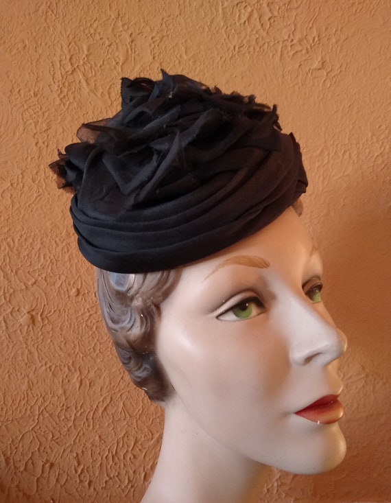 1950s Black Flowers Topper hat