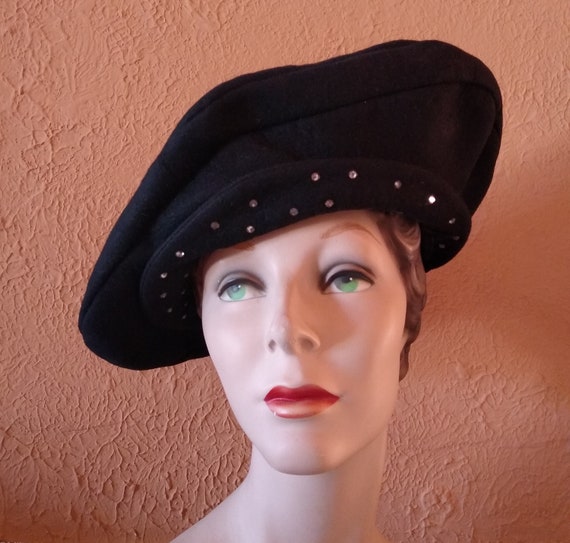 1940s Sculptural oversized platter hat