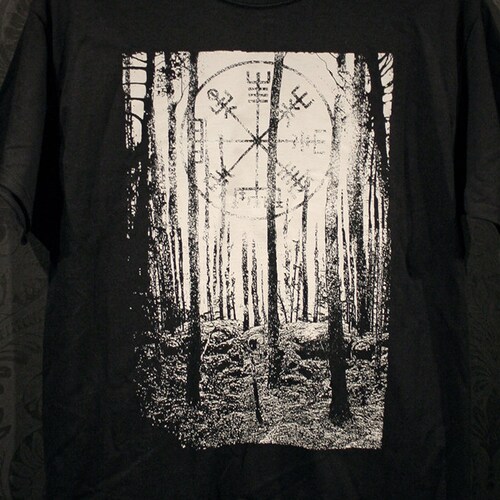 Vegvisir, Vegvisír, ancient scandinavian forest - T-shirt