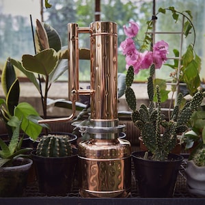 Still for Essential Oils – Copper Essential Oil Distiller and Extractor – Steam Distillation Kit for Home Use